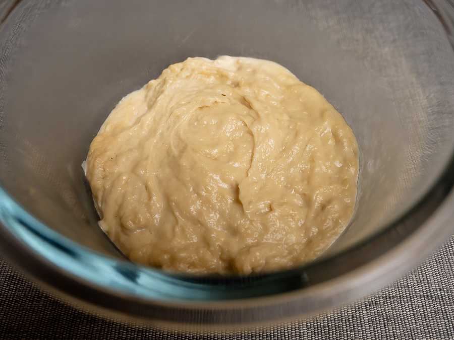 Kanalazható állagú vegán mozzarella krém üvegtálban
