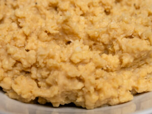 Krémes vegán túró kölesből közelről